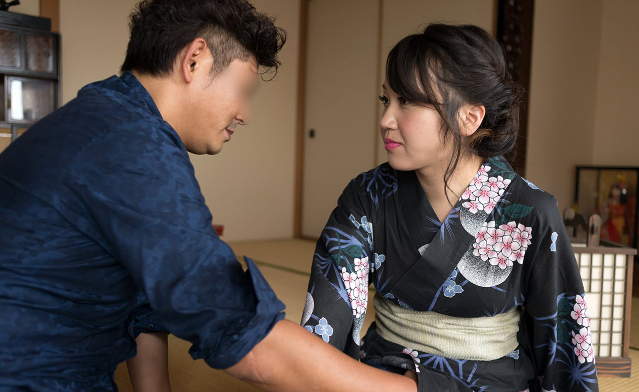 Японскую жену перед мужем. Японская жена. Японская жена [2010. Японцы идеальные жены. Идеальный японец.